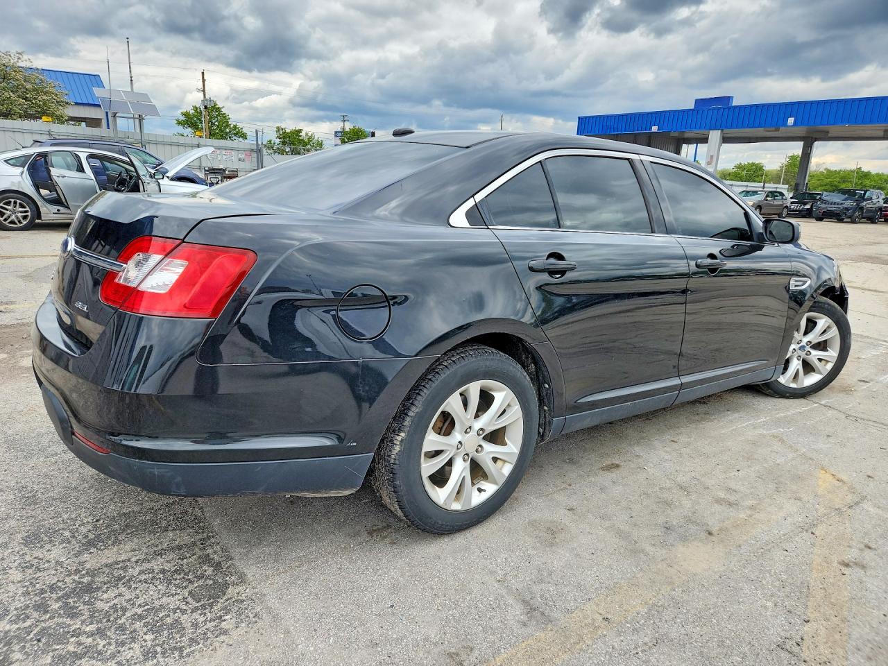 2010 FORD TAURUS SEL photo 3
