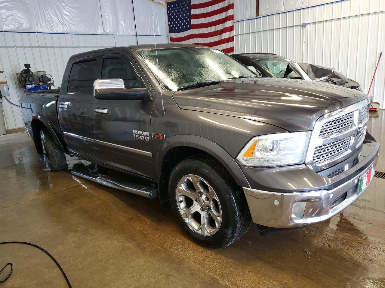 2016 RAM 1500 LARAMIE photo 7