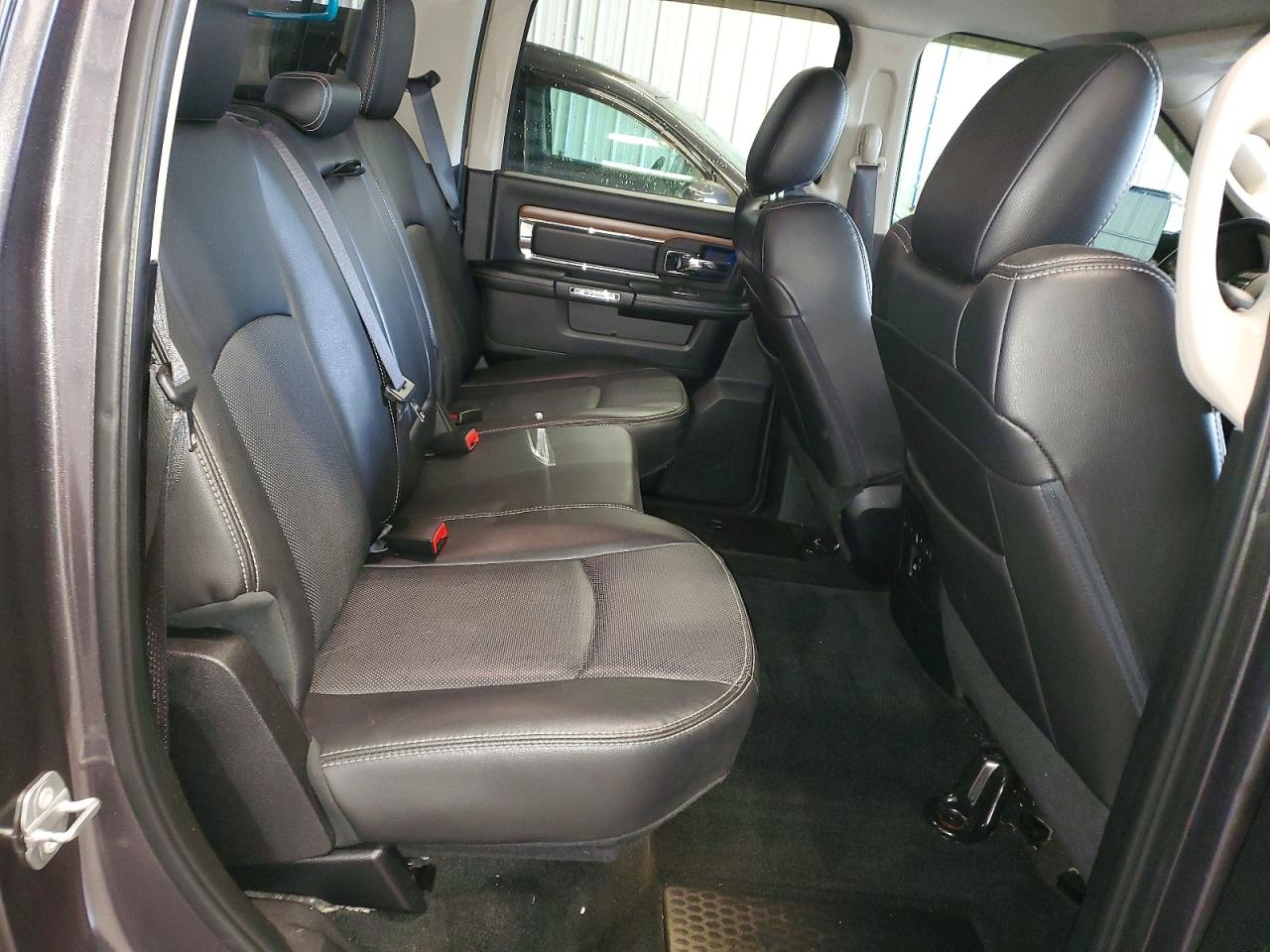 2016 RAM 1500 LARAMIE photo 19