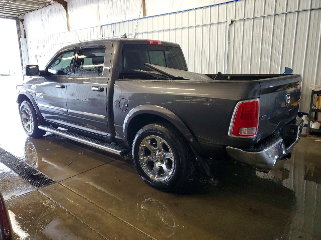 2016 RAM 1500 LARAMIE photo 3