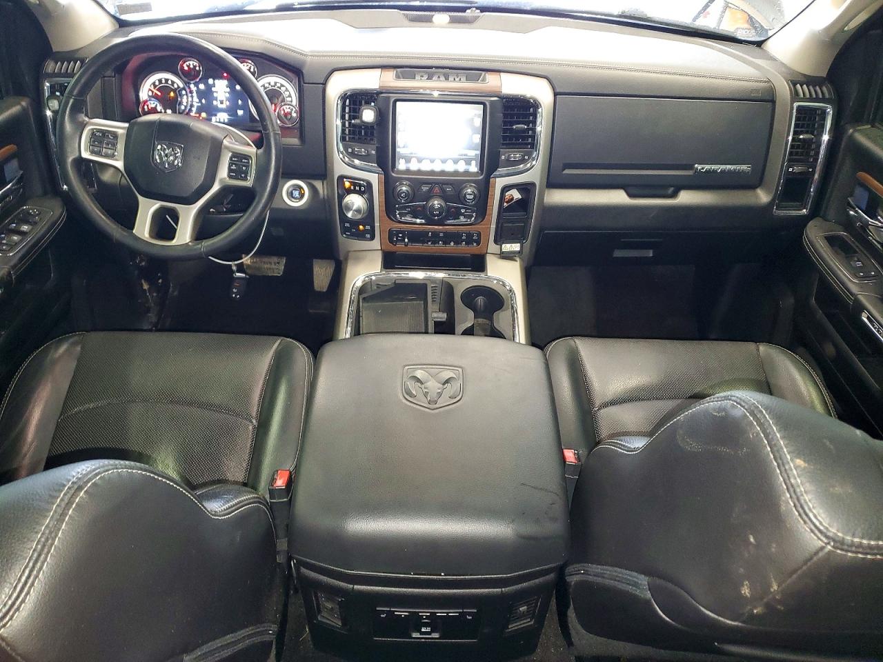 2016 RAM 1500 LARAMIE photo 15