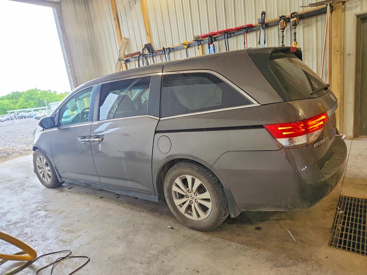 2016 HONDA ODYSSEY SE photo 3