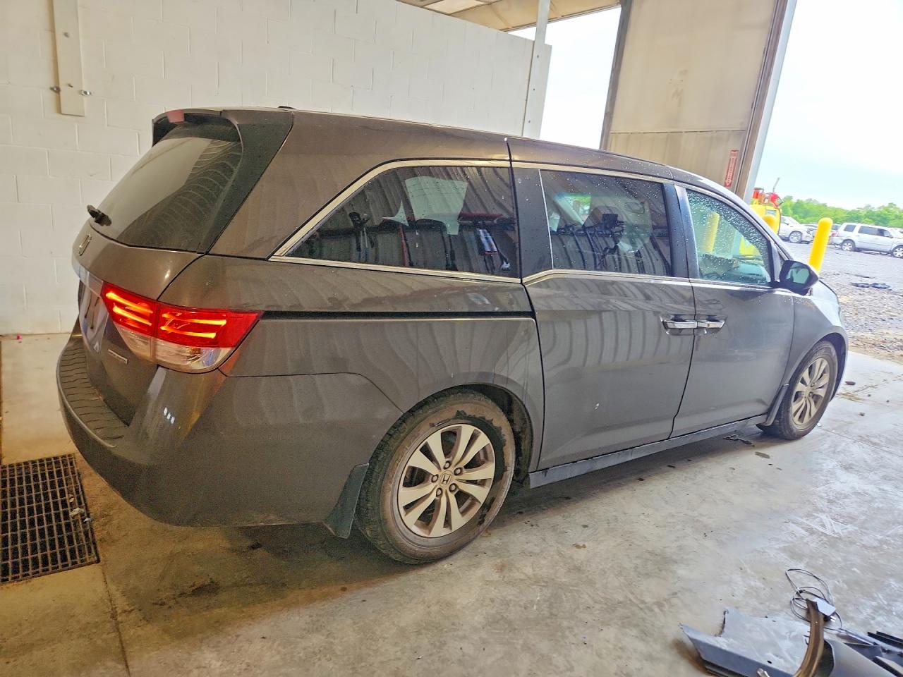 2016 HONDA ODYSSEY SE photo 5