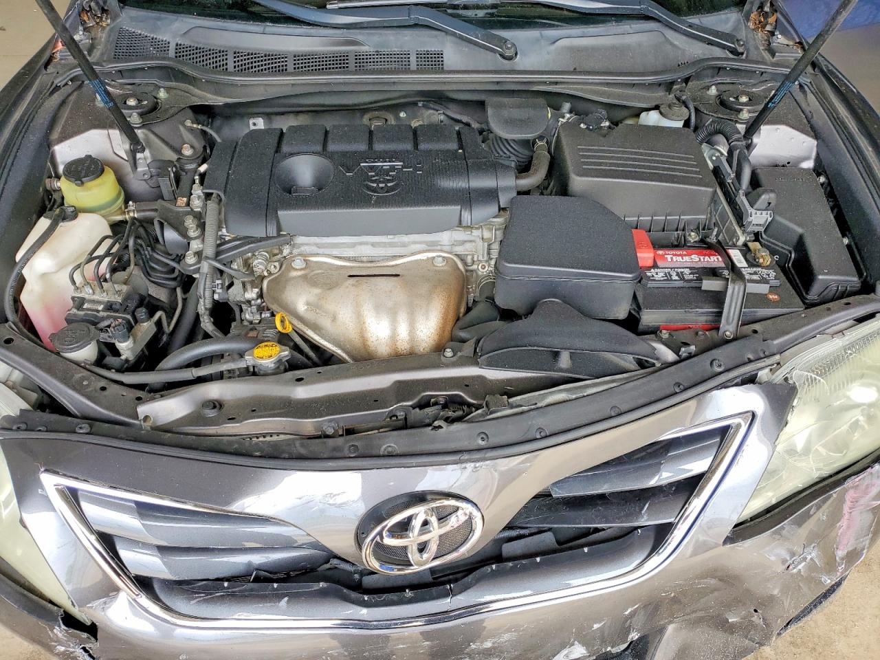 2011 TOYOTA CAMRY LE photo 31