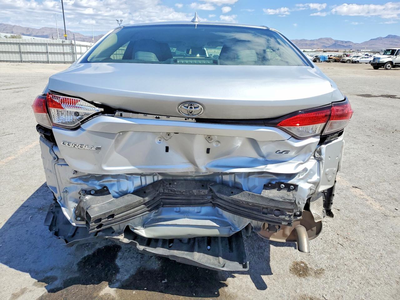2021 TOYOTA COROLLA LE photo 11