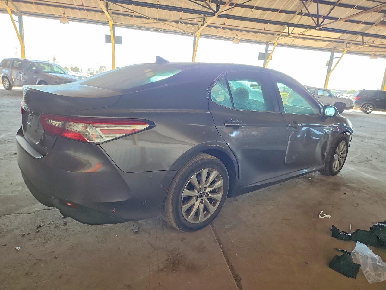2019 TOYOTA CAMRY LE photo 5