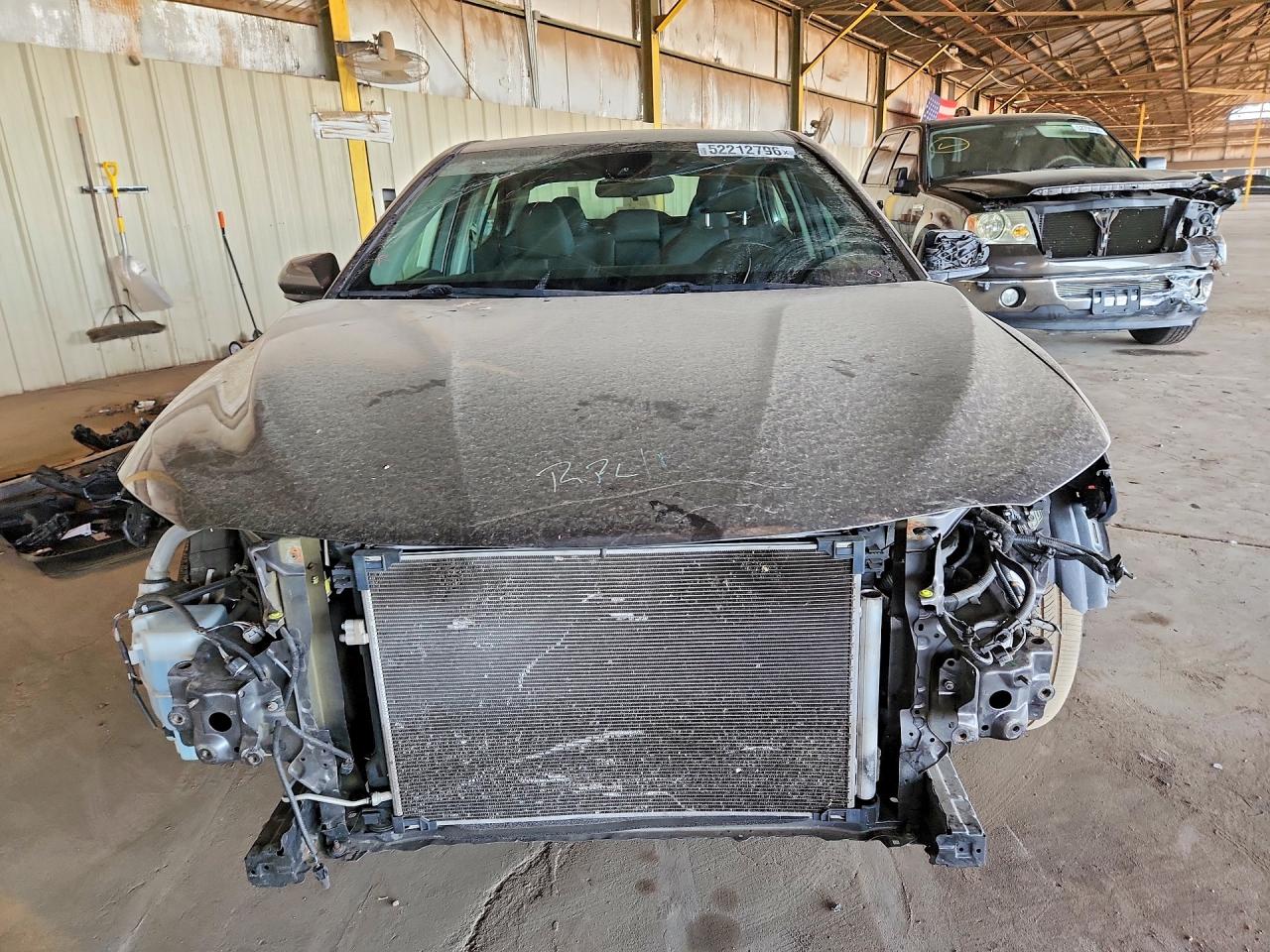 2019 TOYOTA CAMRY LE photo 9