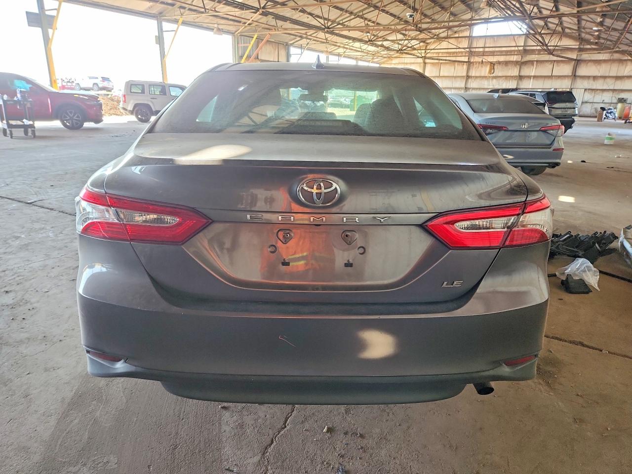 2019 TOYOTA CAMRY LE photo 11