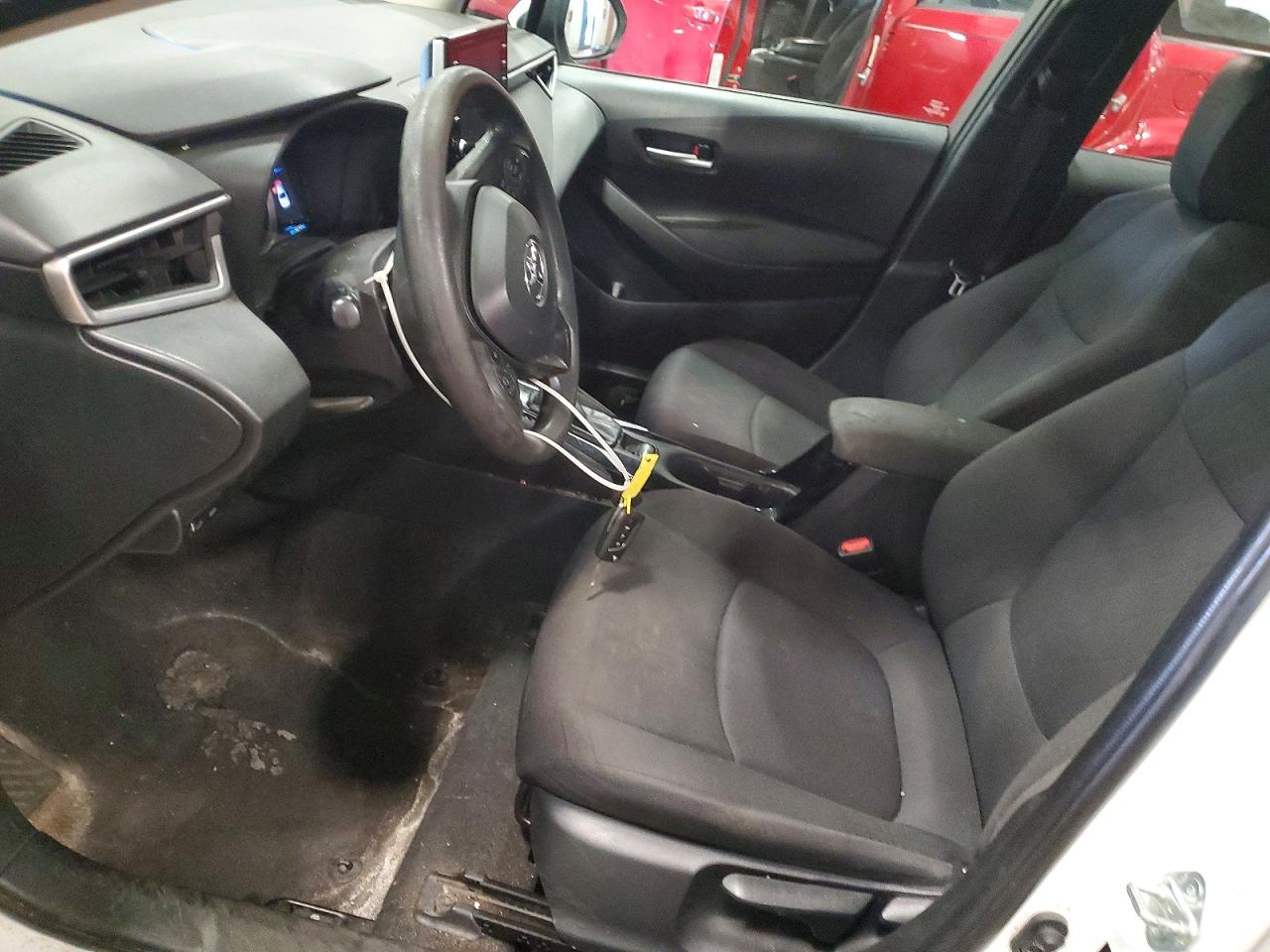 2021 TOYOTA COROLLA LE photo 13