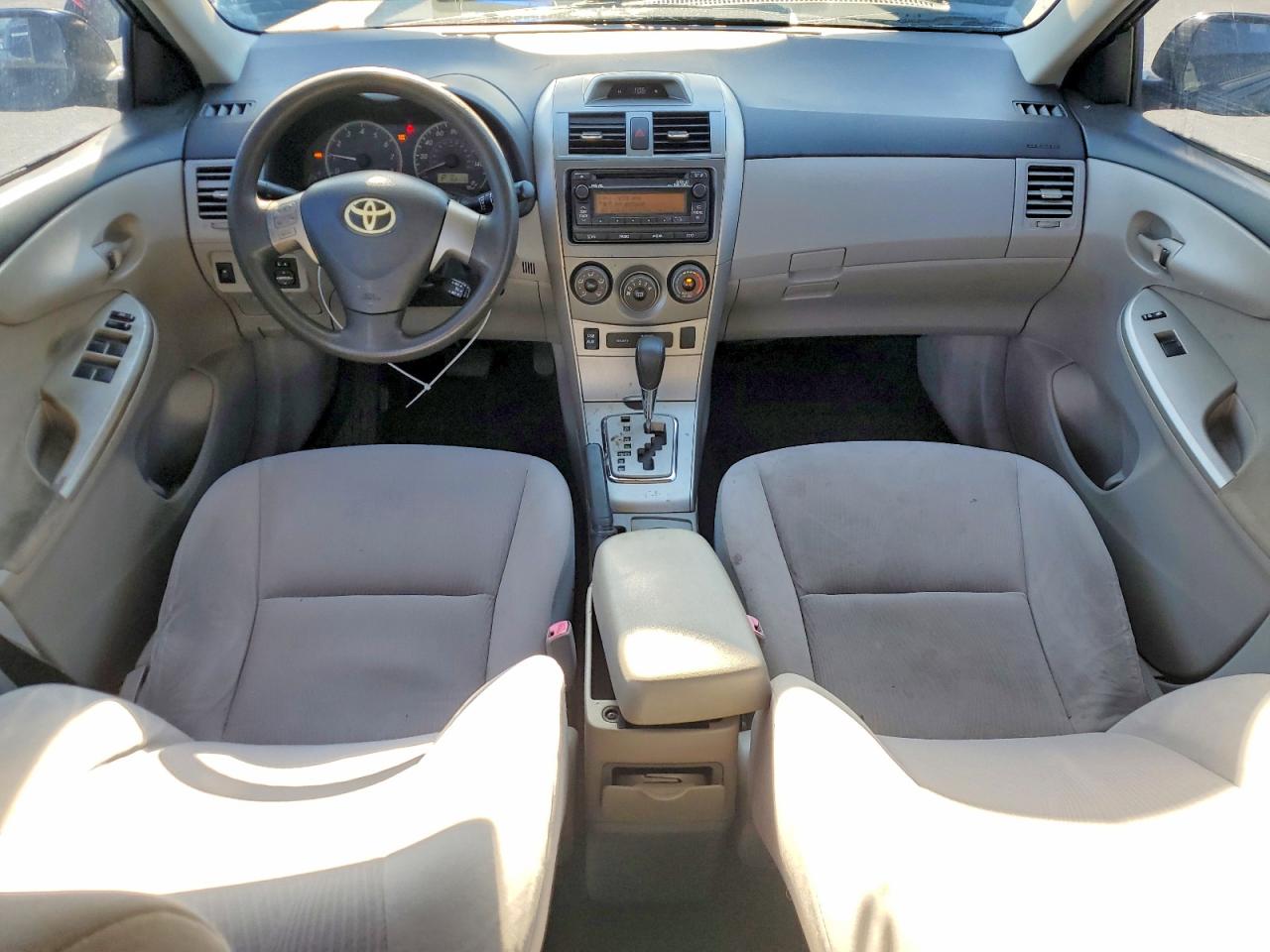 2012 TOYOTA COROLLA LE photo 15