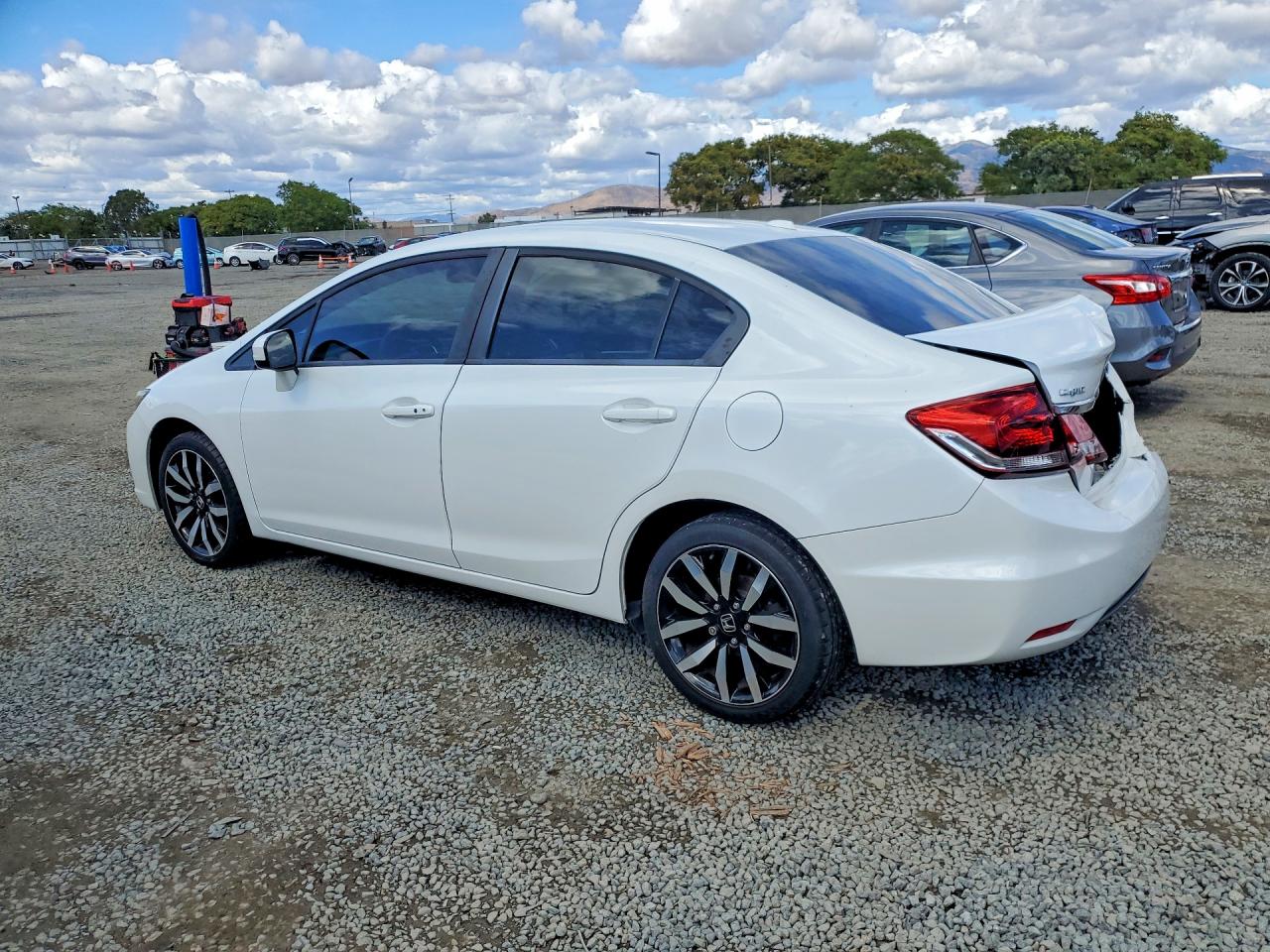 2015 HONDA CIVIC EXL photo 4