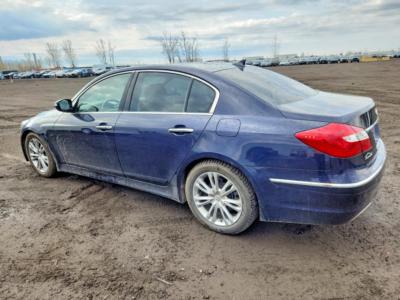 2013 HYUNDAI GENESIS 3.8L photo 3