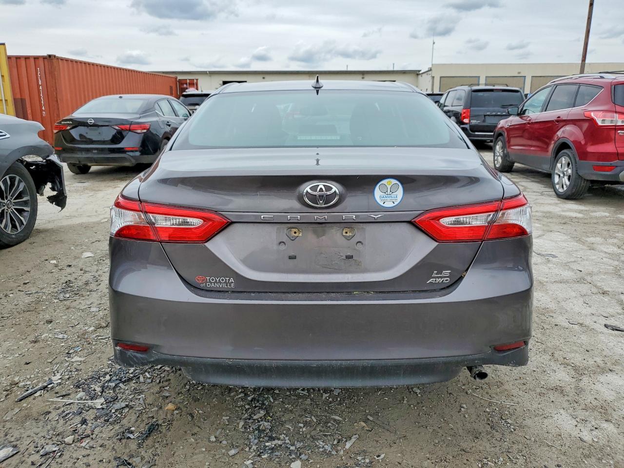2020 TOYOTA CAMRY LE photo 11