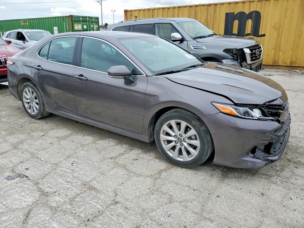 2020 TOYOTA CAMRY LE photo 7