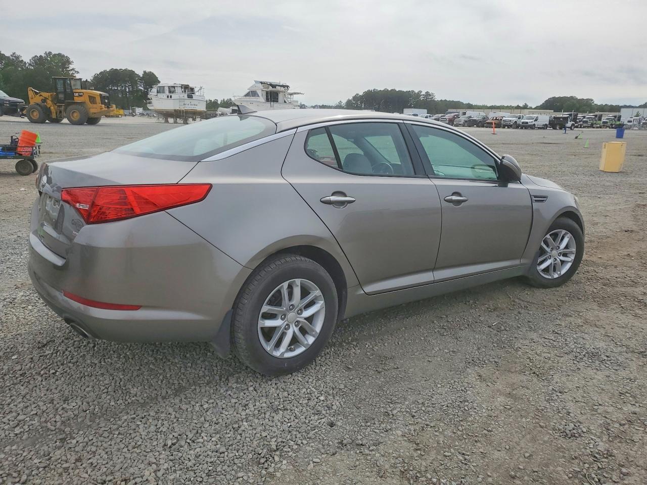2013 KIA OPTIMA LX photo 3