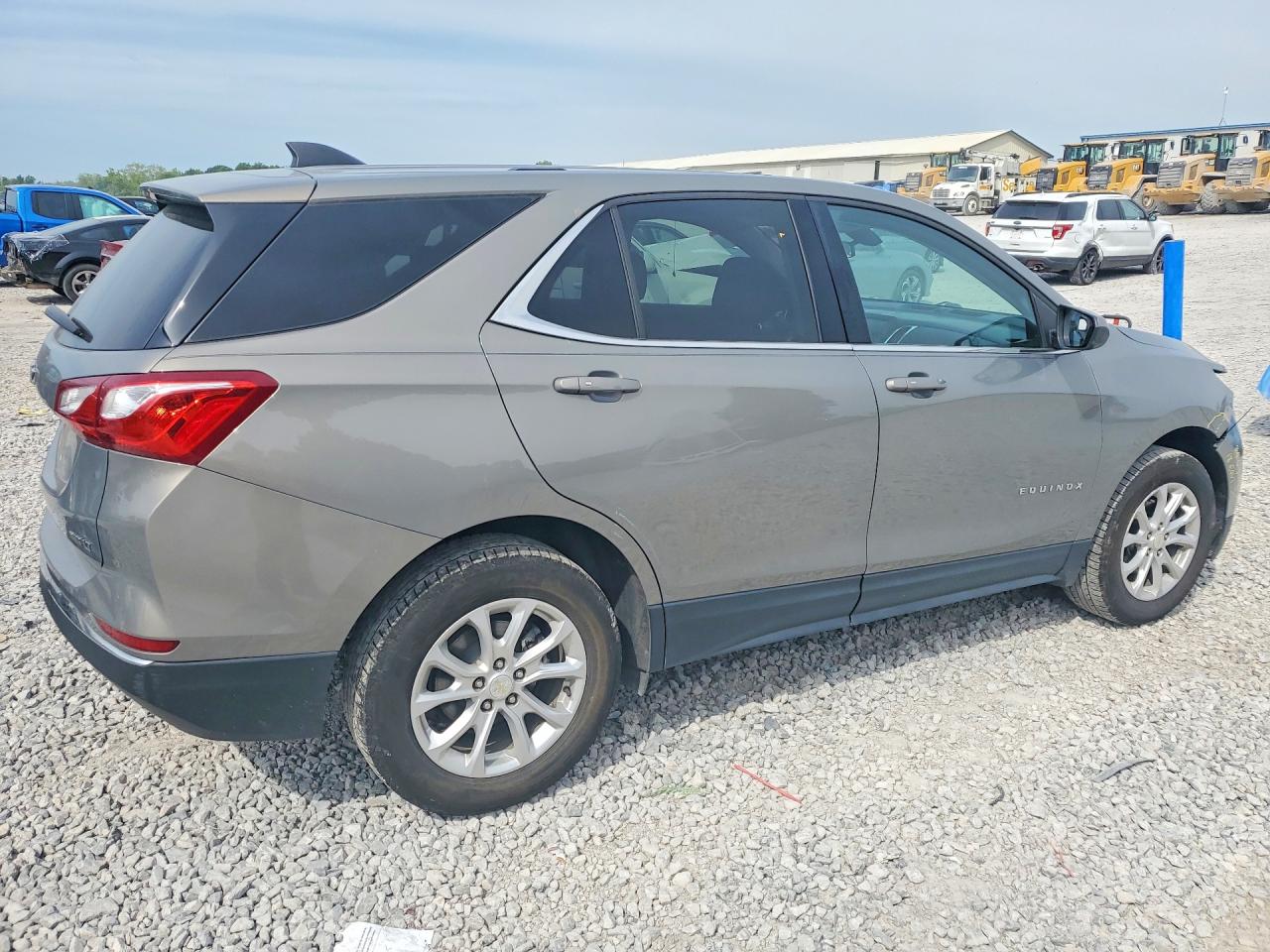 2018 CHEVROLET EQUINOX LT photo 3