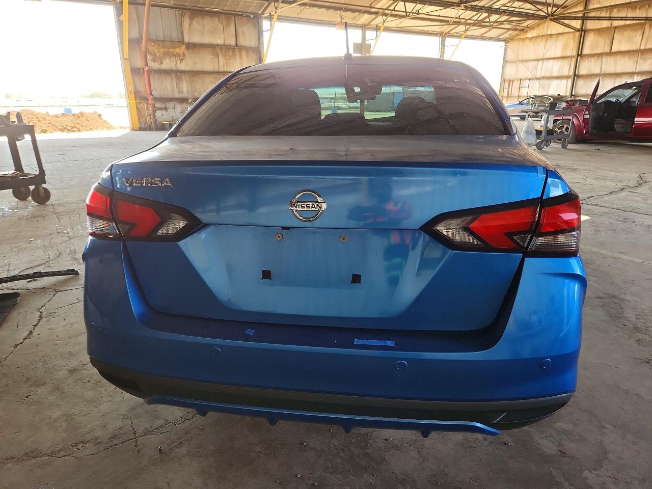 2021 NISSAN VERSA S photo 6