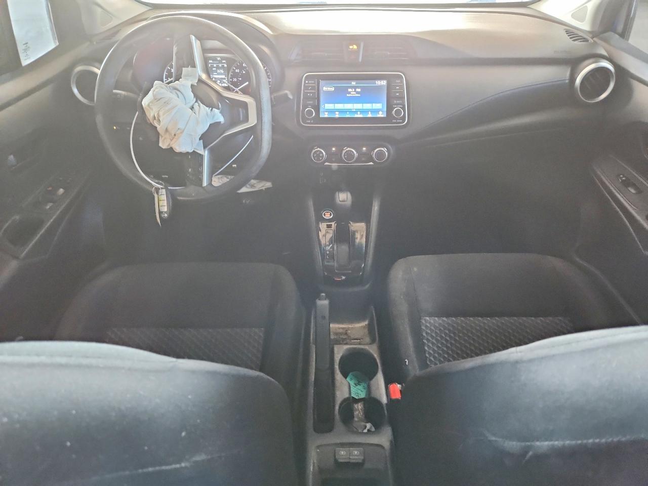 2021 NISSAN VERSA S photo 8