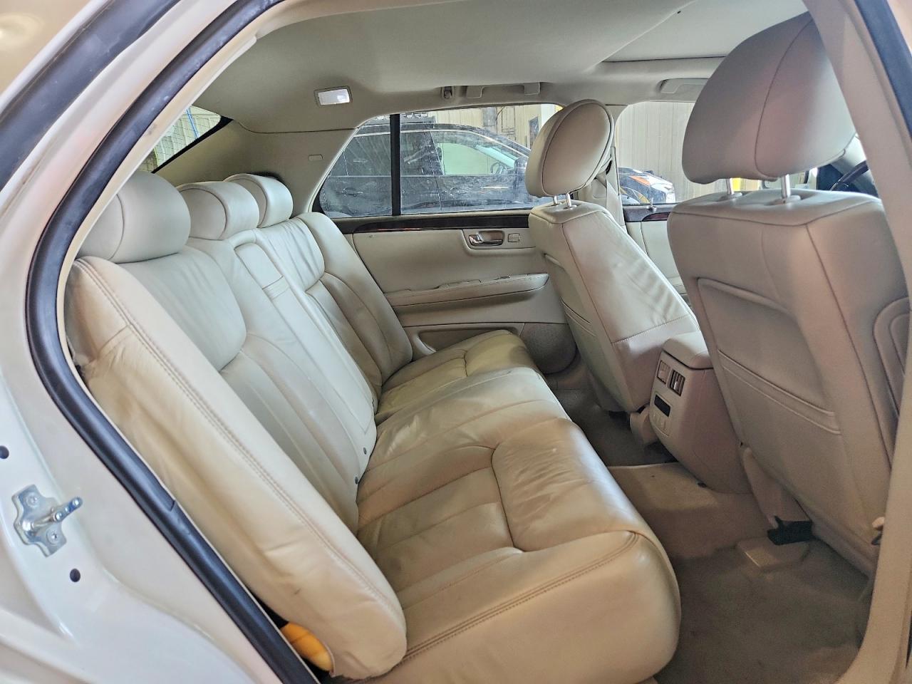 2011 CADILLAC DTS PREMIUM COLLECTION photo 19