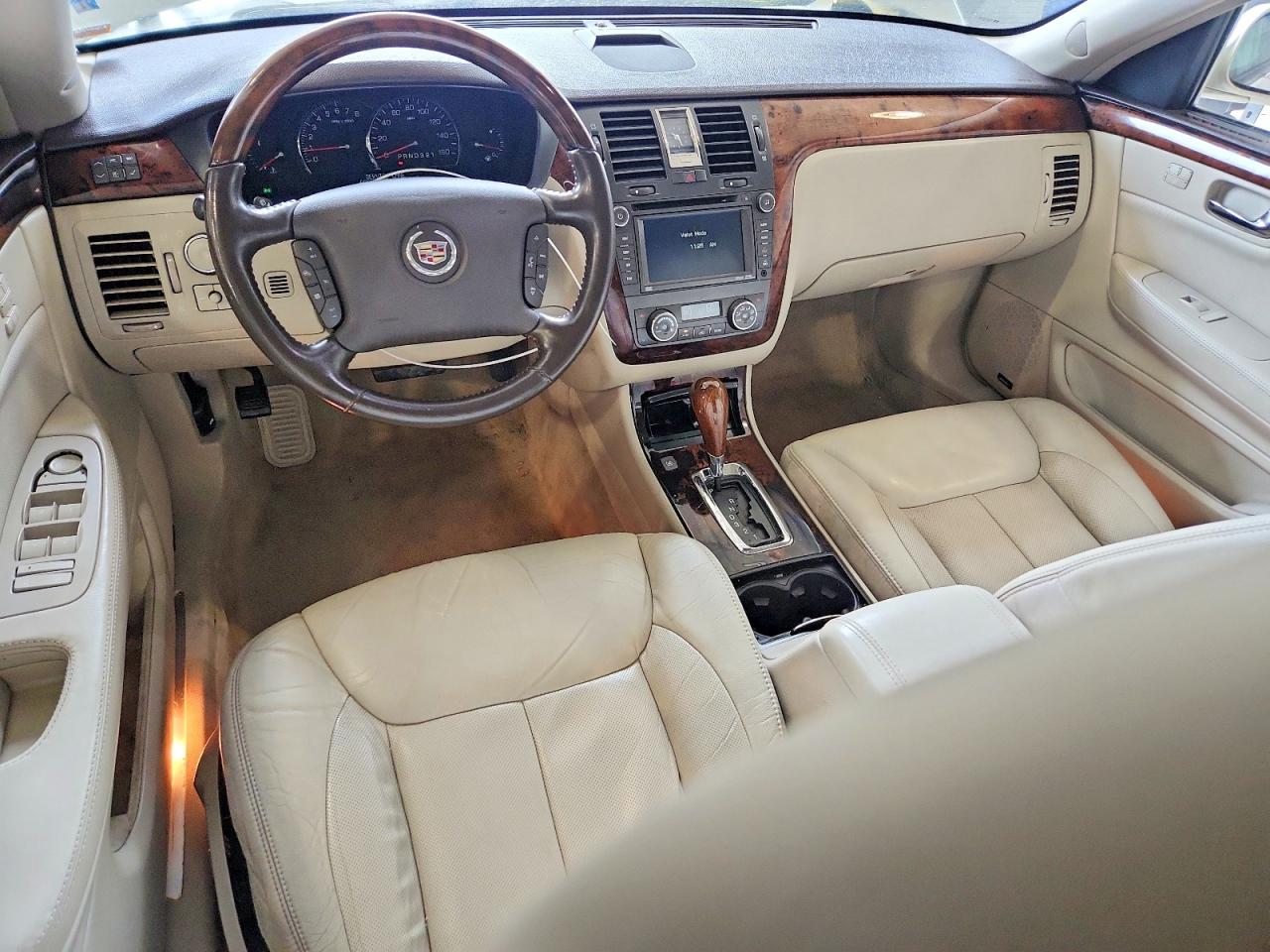 2011 CADILLAC DTS PREMIUM COLLECTION photo 15