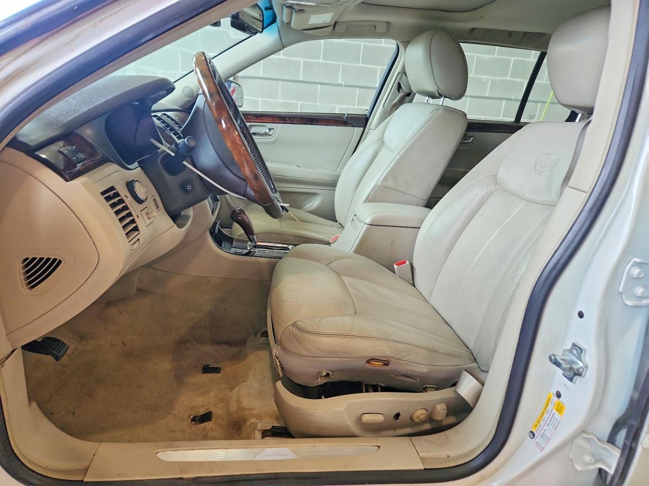 2011 CADILLAC DTS PREMIUM COLLECTION photo 13