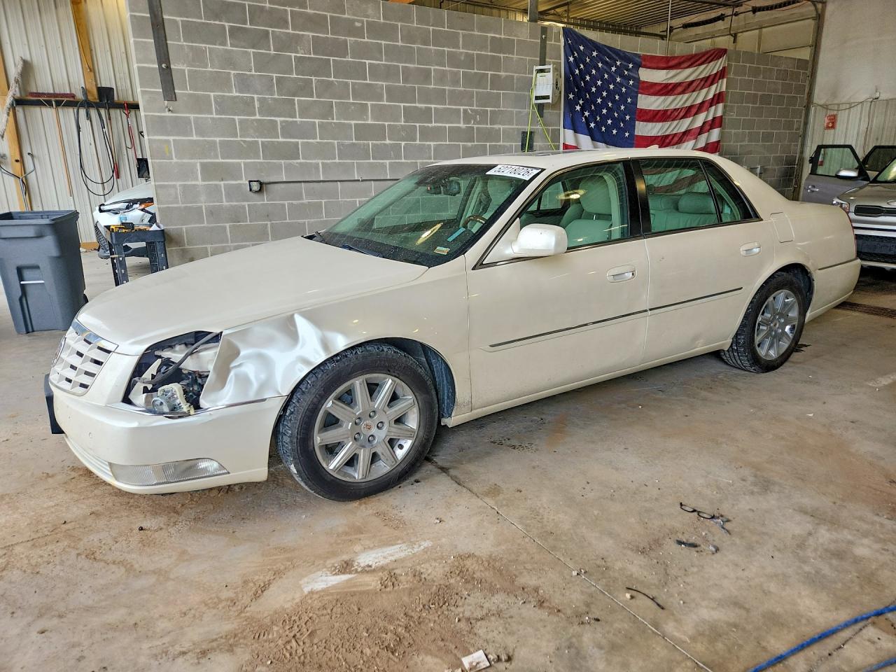 2011 CADILLAC DTS