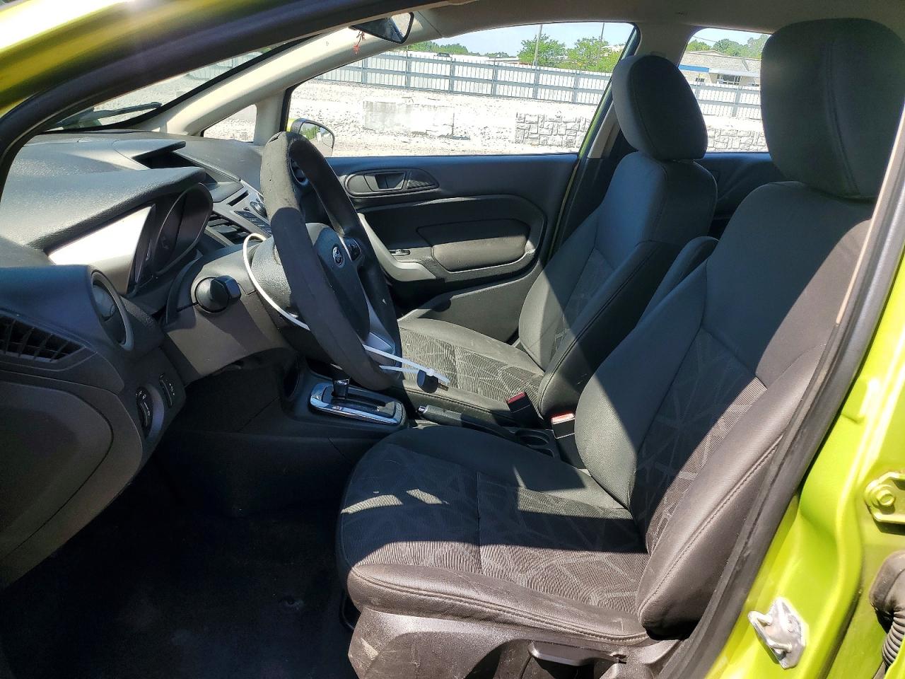 2012 FORD FIESTA SE photo 19