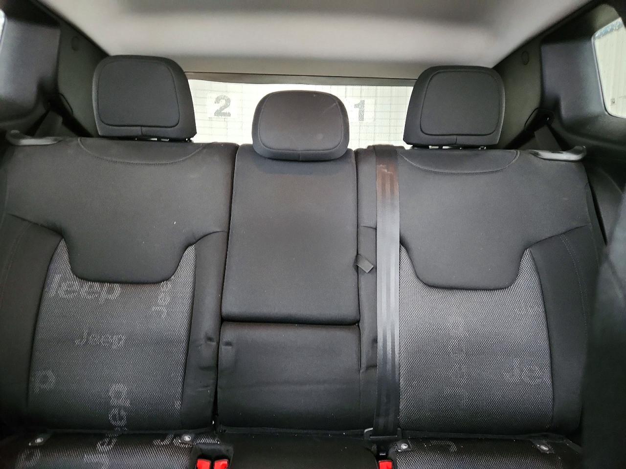 2017 JEEP RENEGADE LATITUDE photo 19