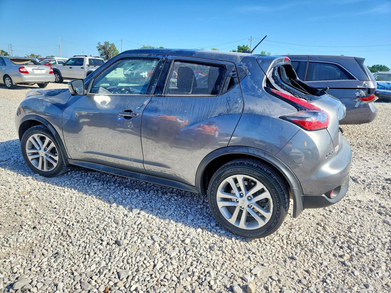 2015 NISSAN JUKE SV photo 3