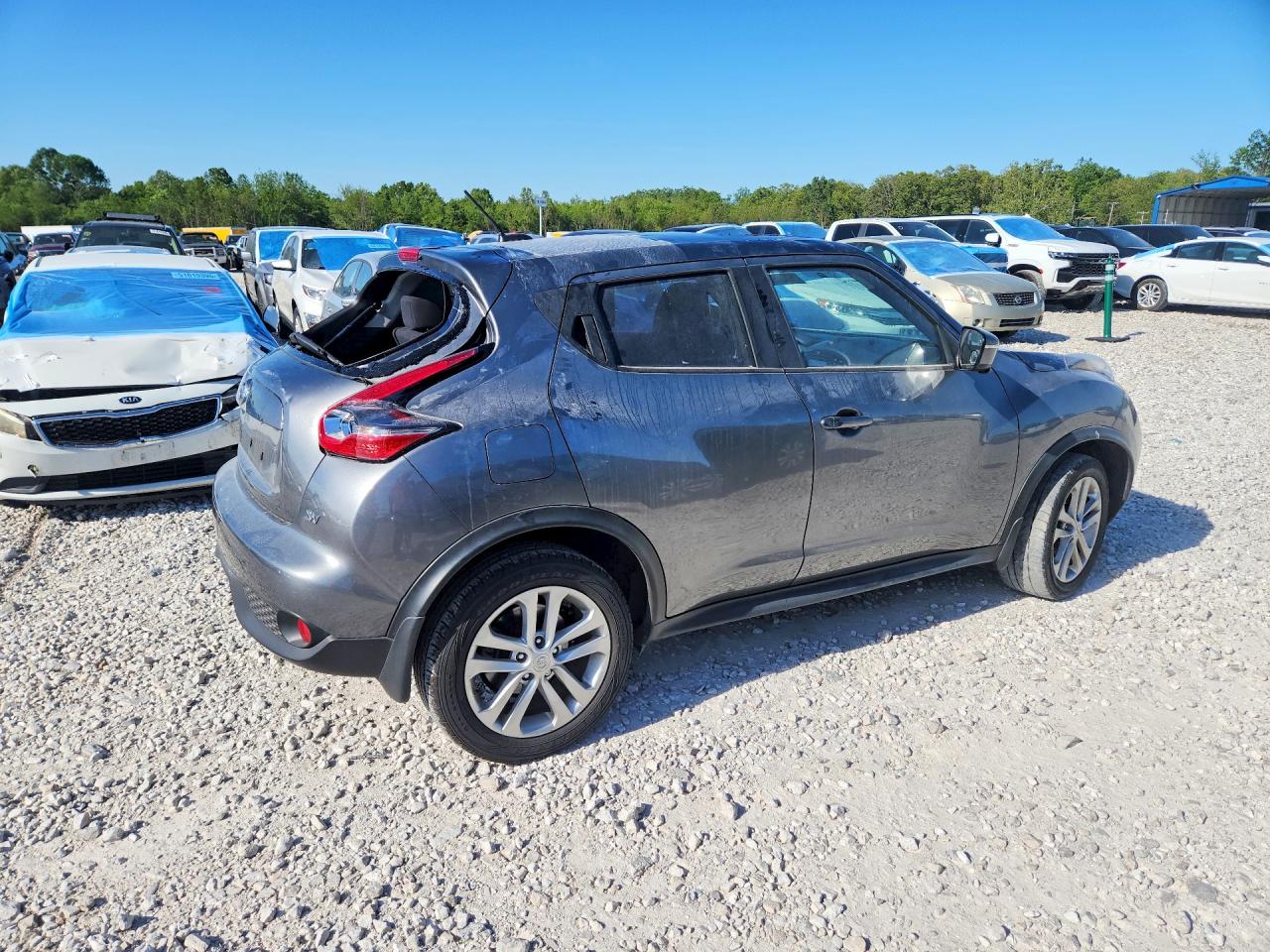 2015 NISSAN JUKE SV photo 5