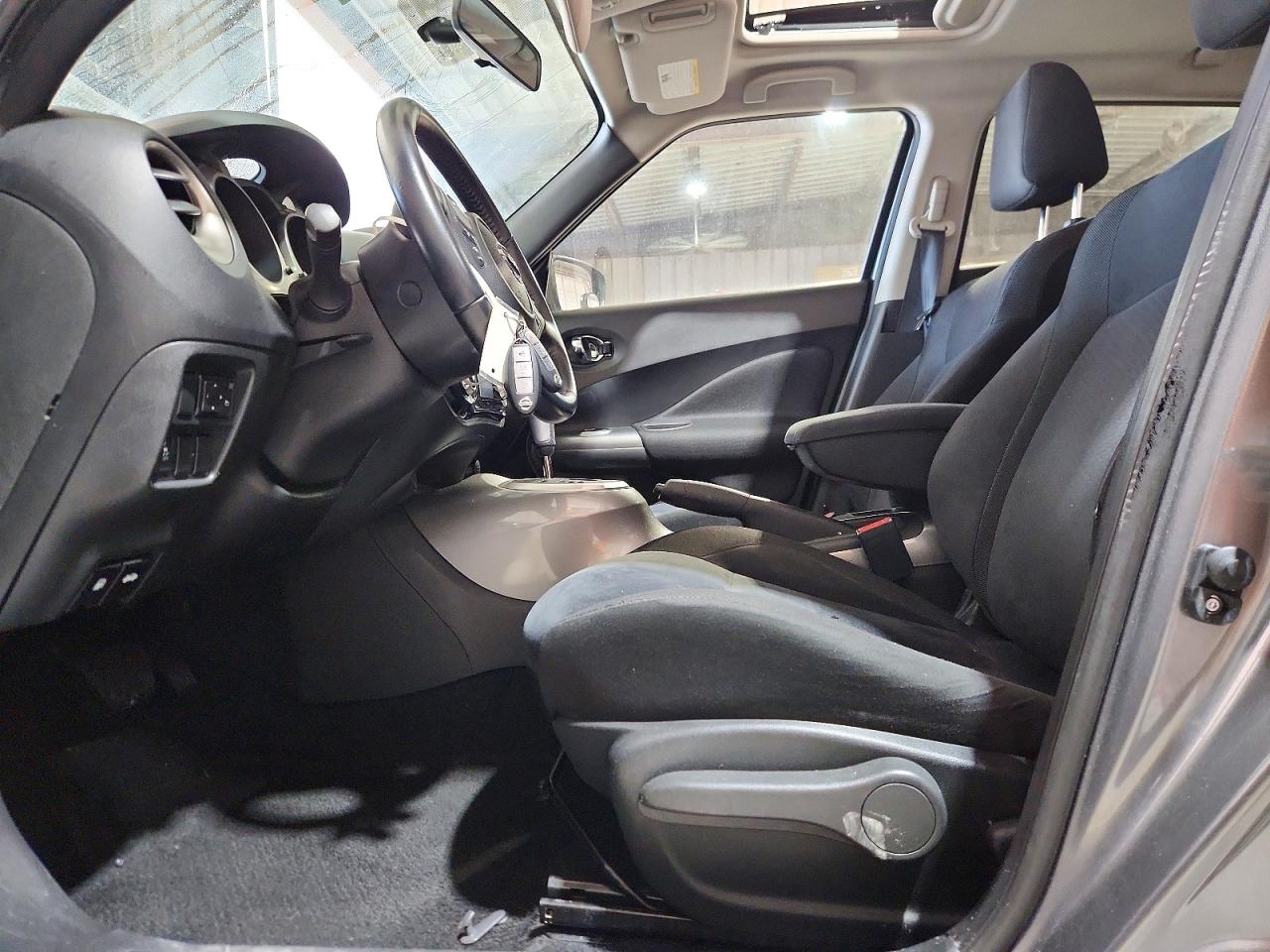 2015 NISSAN JUKE SV photo 13