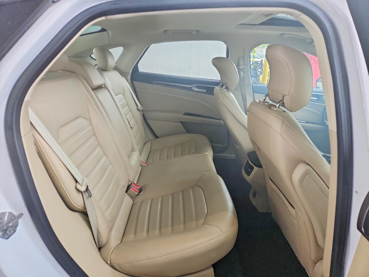 2014 FORD FUSION SE photo 10