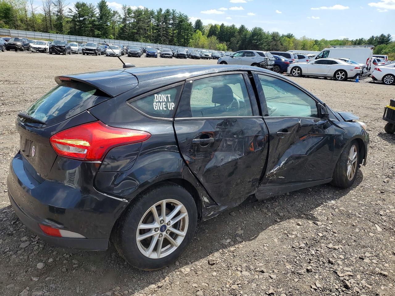 2015 FORD FOCUS SE photo 5