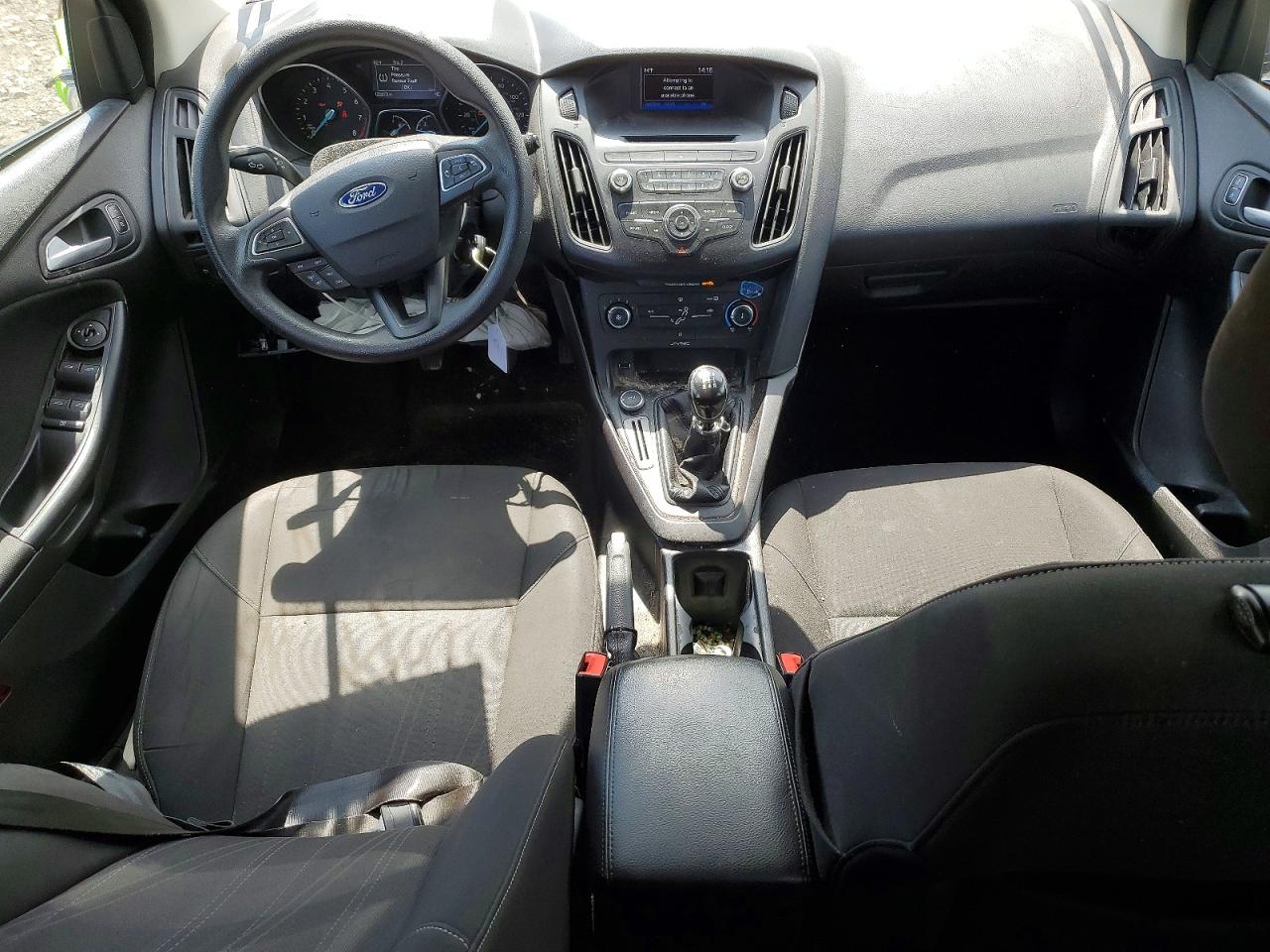 2015 FORD FOCUS SE photo 15