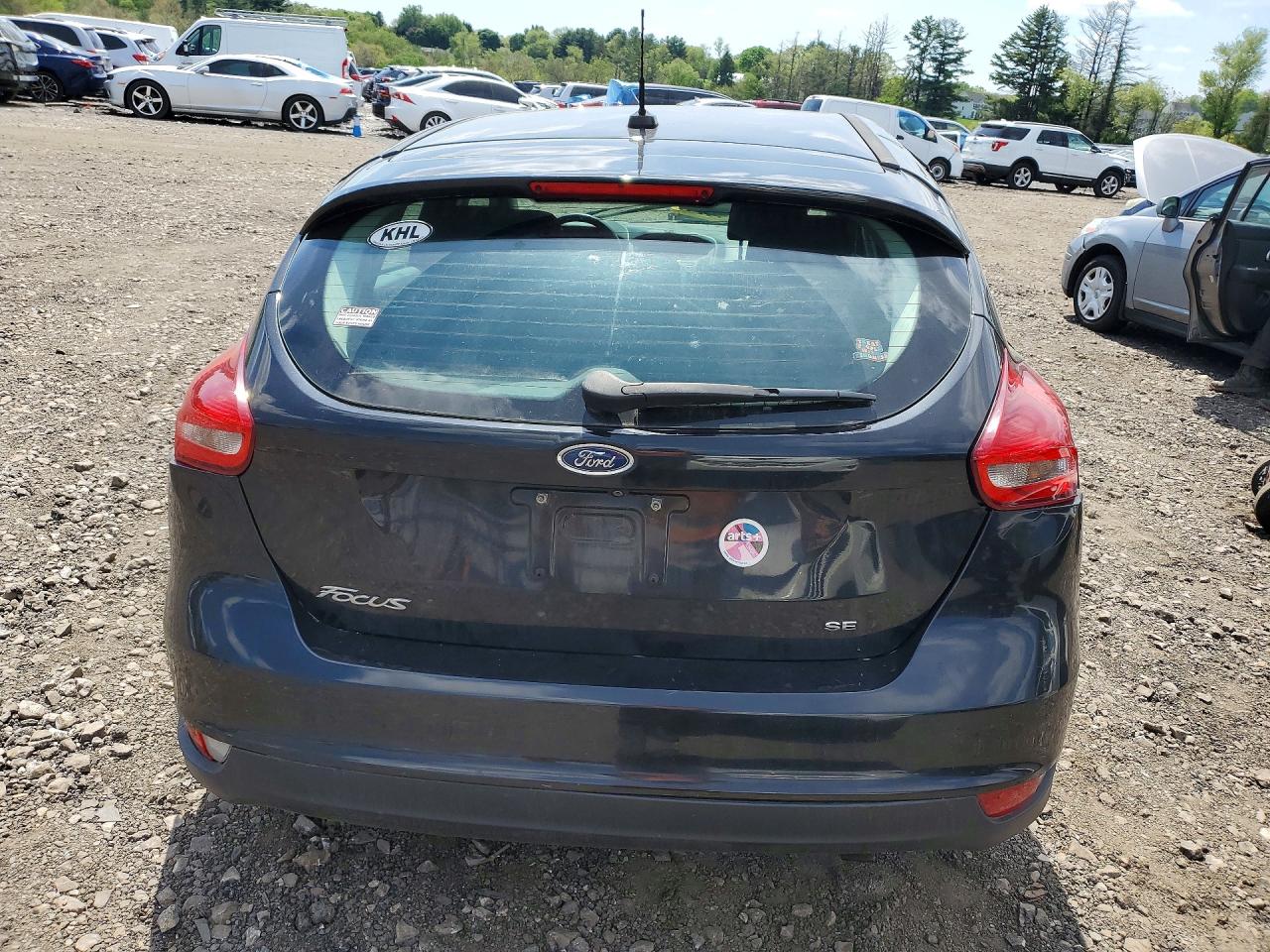 2015 FORD FOCUS SE photo 11