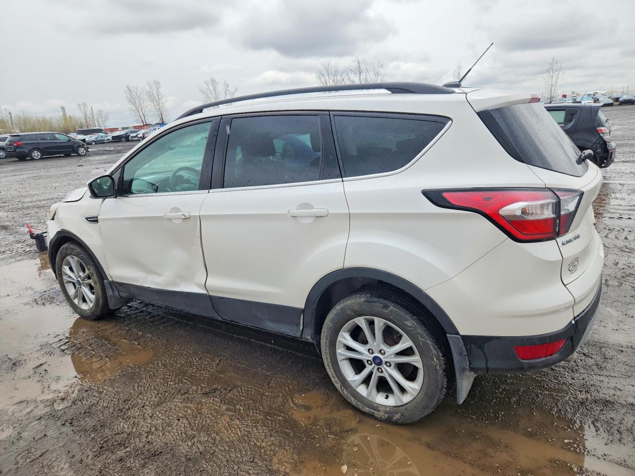 2017 FORD ESCAPE SE photo 4