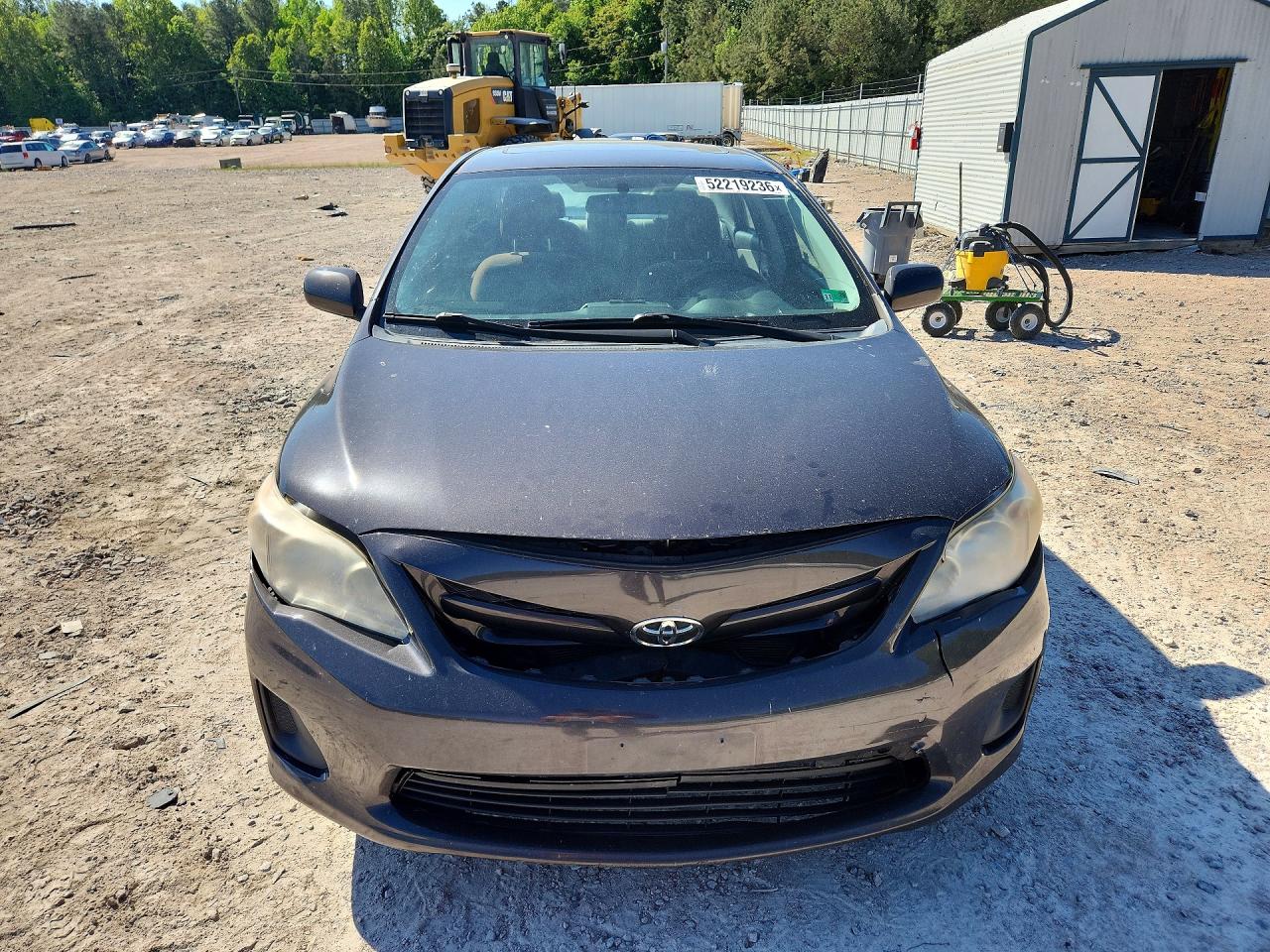 2011 TOYOTA COROLLA LE photo 9