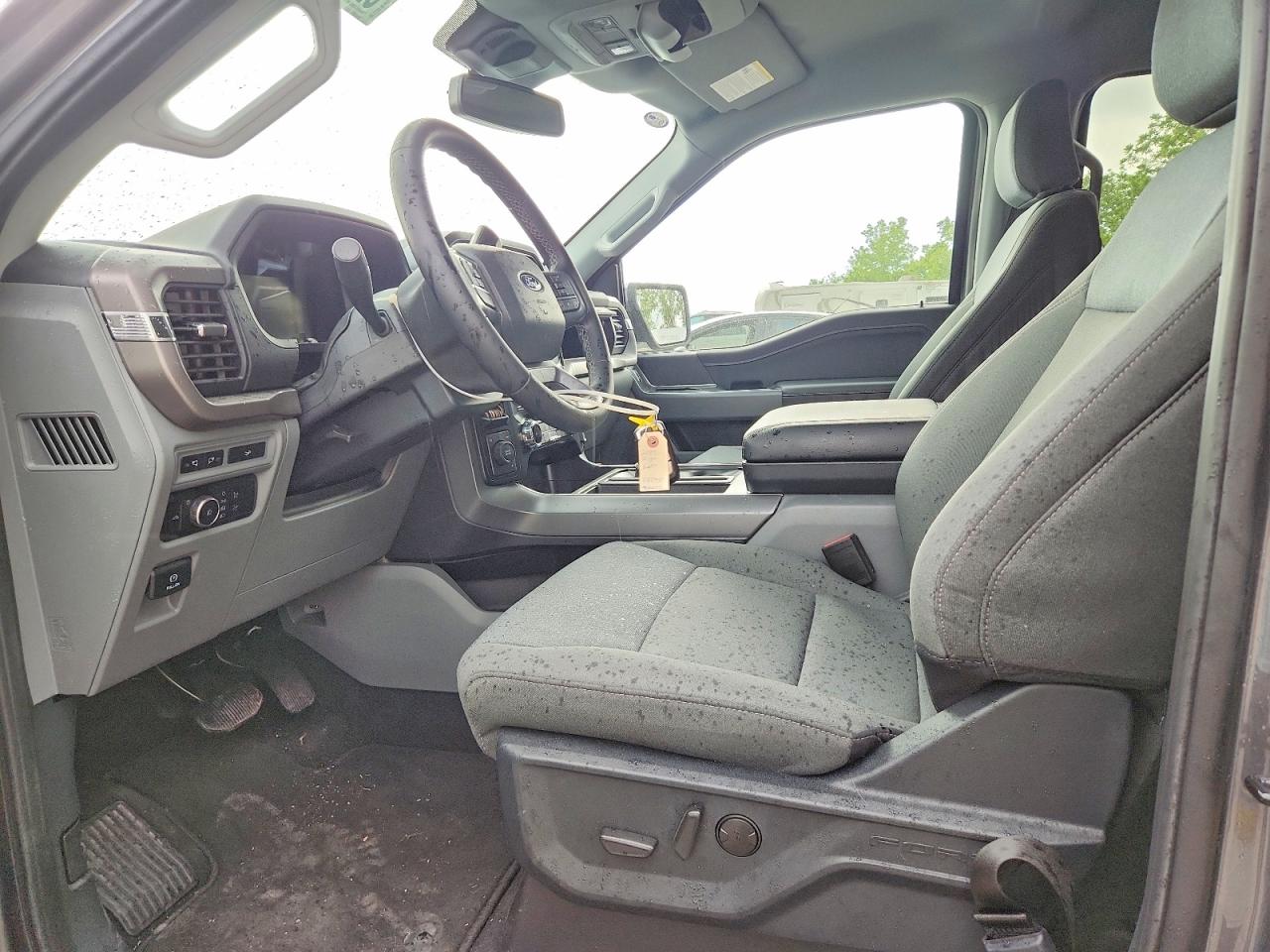 2024 FORD F150 XLT photo 13