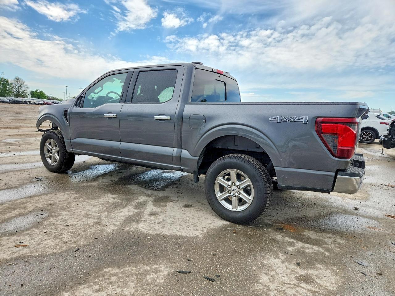 2024 FORD F150 XLT photo 3
