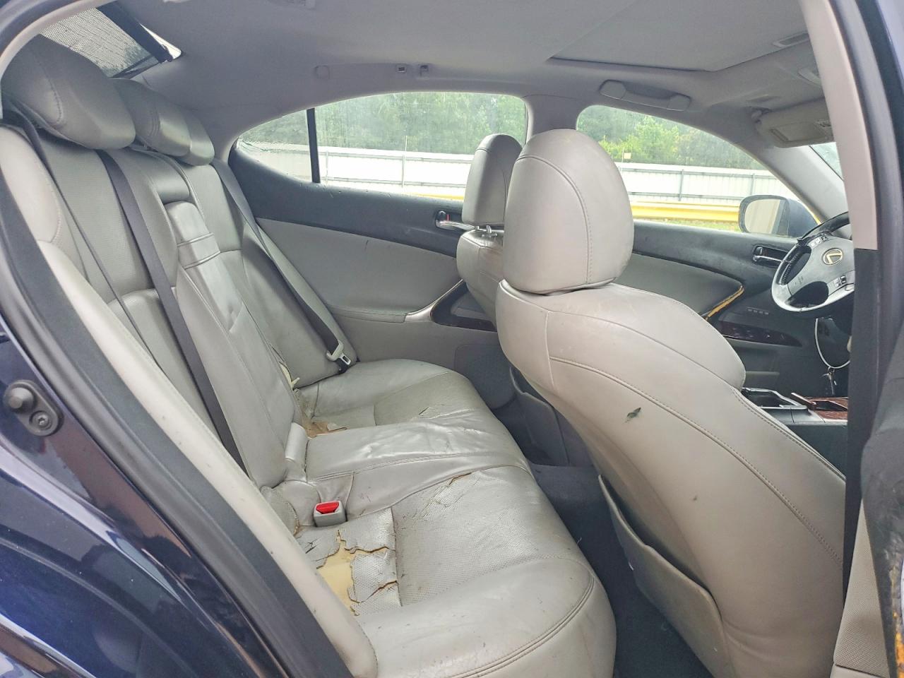 2007 LEXUS IS 350 photo 28