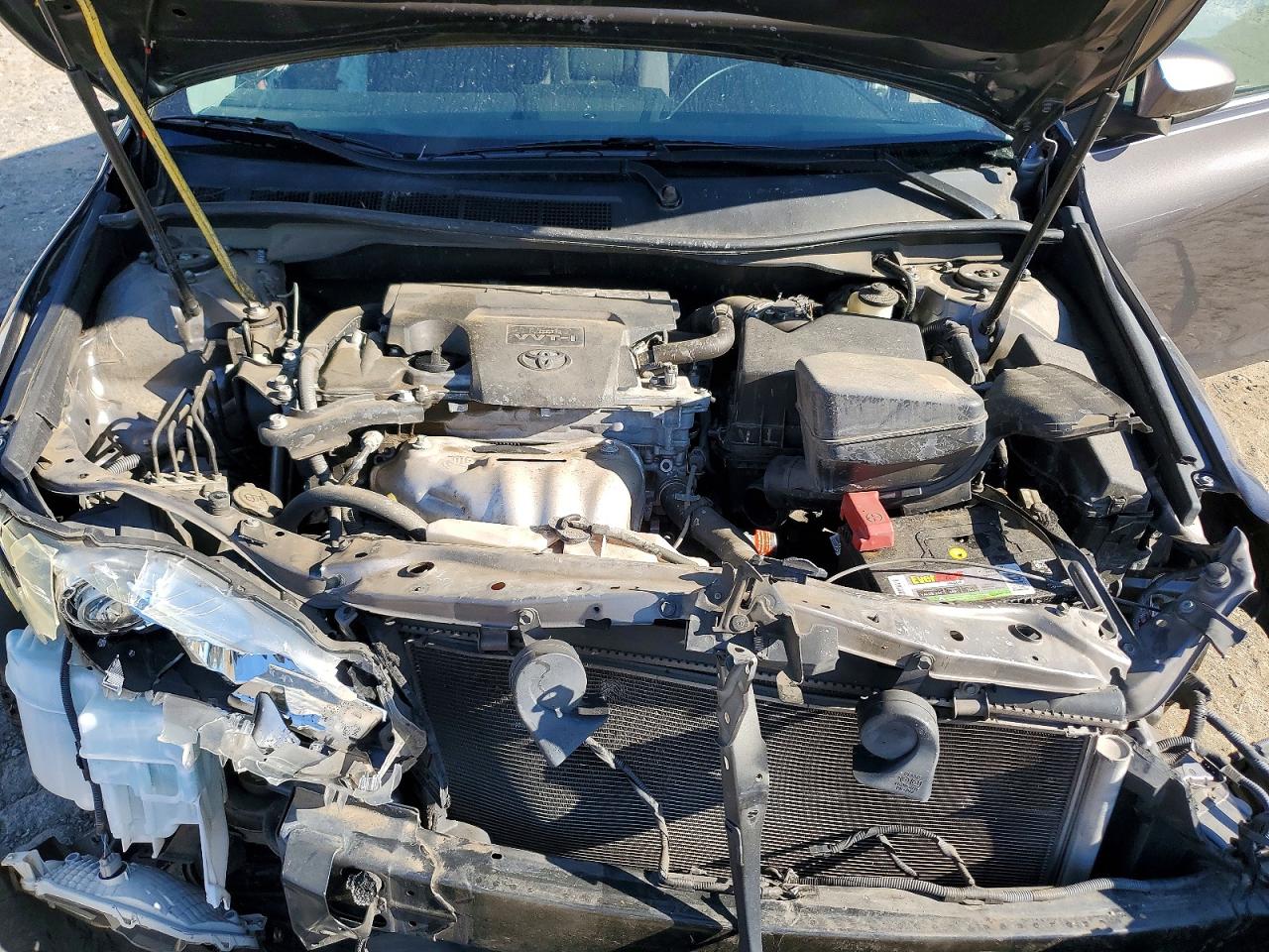 2015 TOYOTA CAMRY LE photo 11