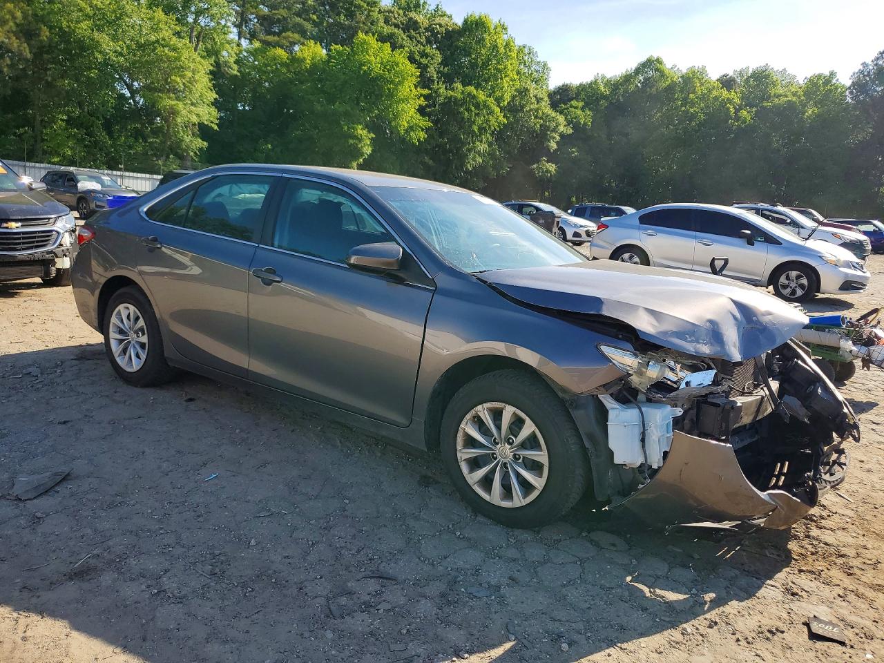 2015 TOYOTA CAMRY LE photo 4