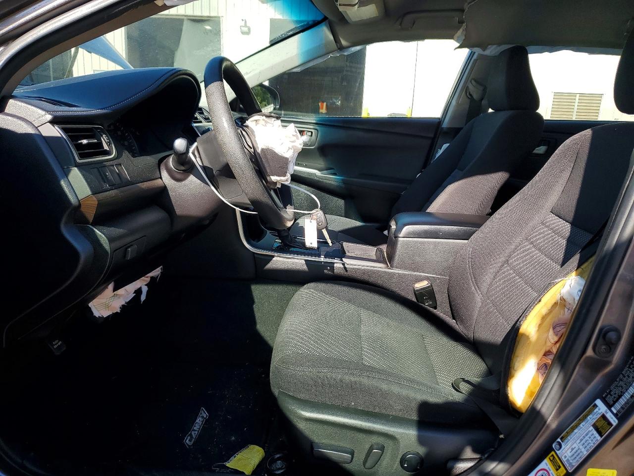 2015 TOYOTA CAMRY LE photo 7