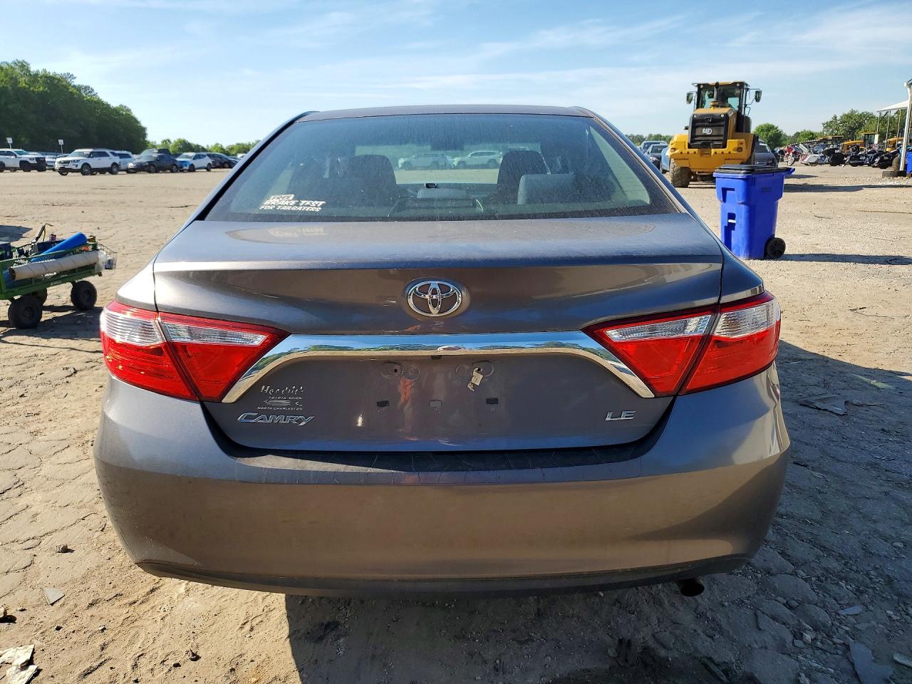 2015 TOYOTA CAMRY LE photo 6