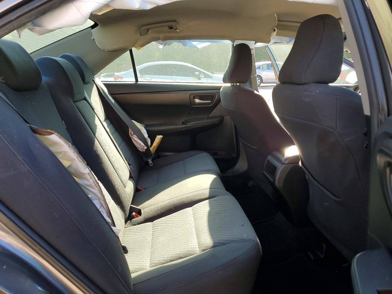2015 TOYOTA CAMRY LE photo 10