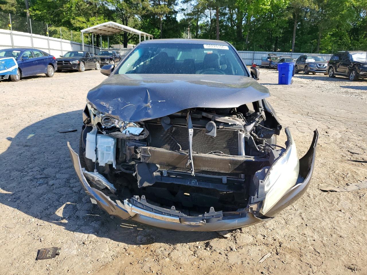2015 TOYOTA CAMRY LE photo 5