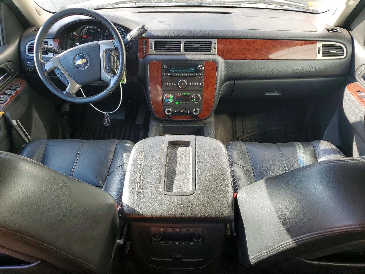 2013 CHEVROLET SUBURBAN K1500 LT photo 8
