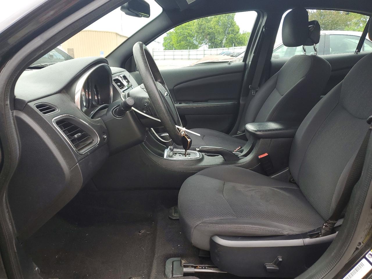 2013 CHRYSLER 200 LX photo 13