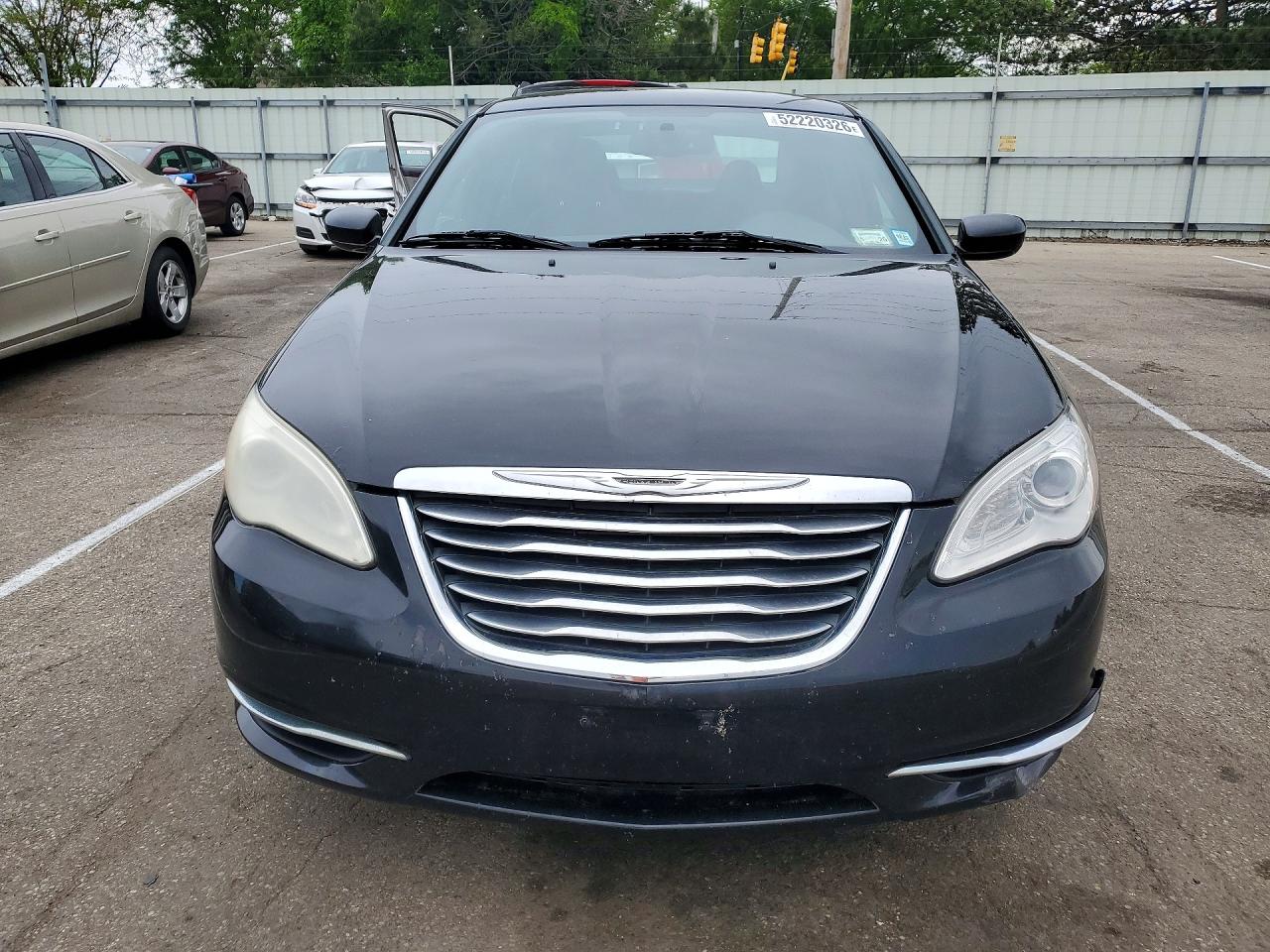 2013 CHRYSLER 200 LX photo 9