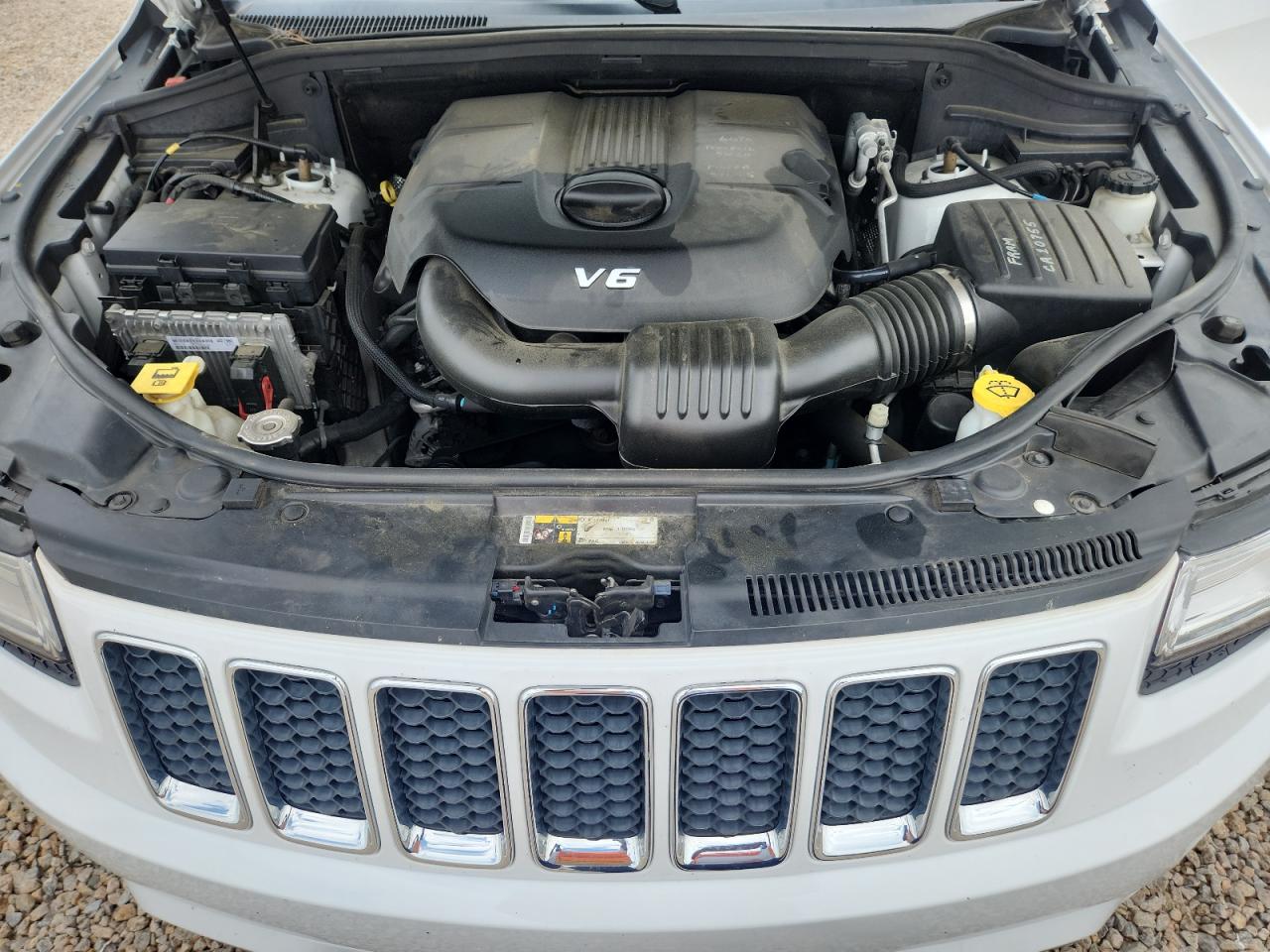 2015 JEEP GRAND CHEROKEE OVERLAND photo 23